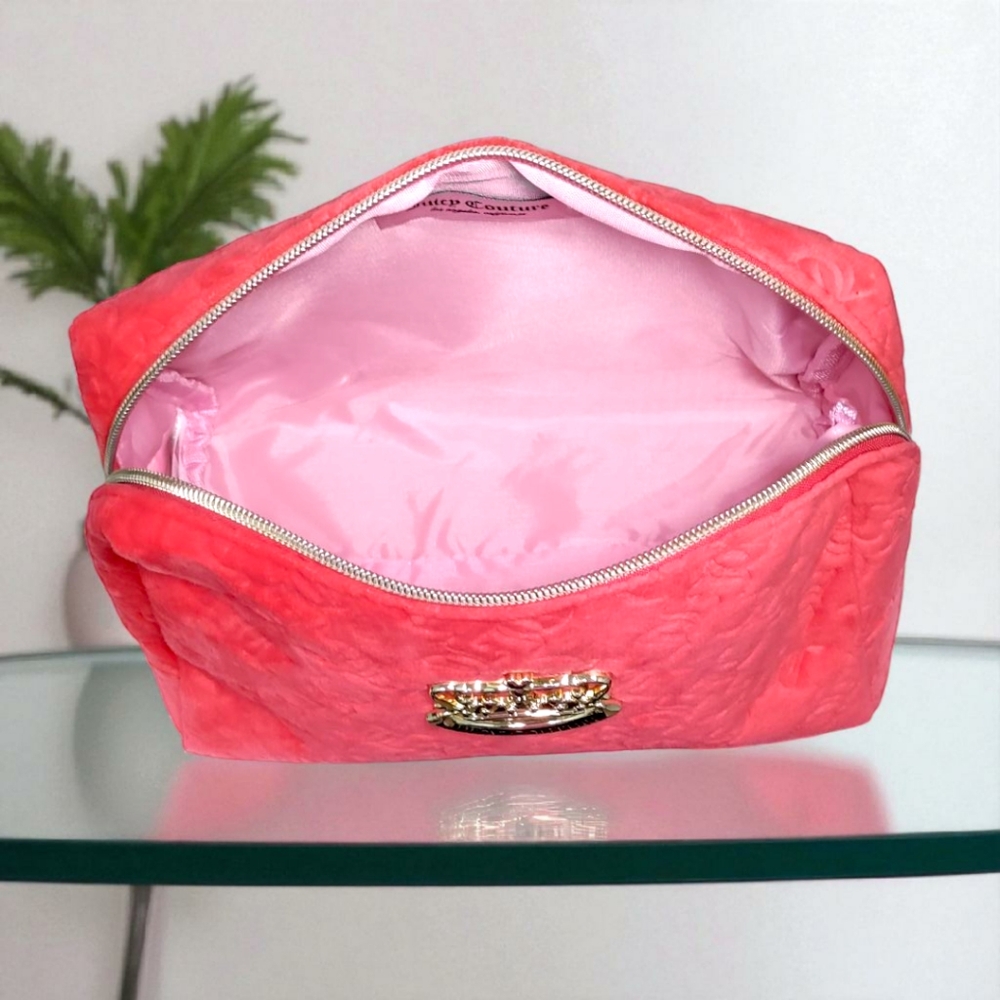 JUICY COUTURE VELOUR COSMETIC BAG - Picture 3 of 5